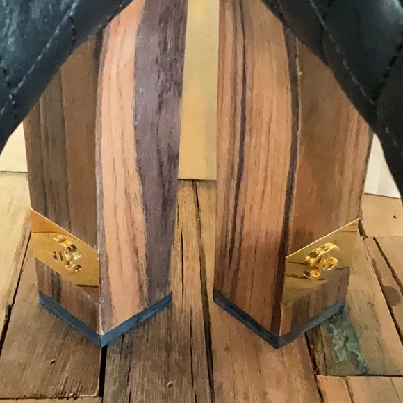 Chanel black quilted leather lace up Lacets w/ wooden block heels, size 39 - Picture 11 of 16